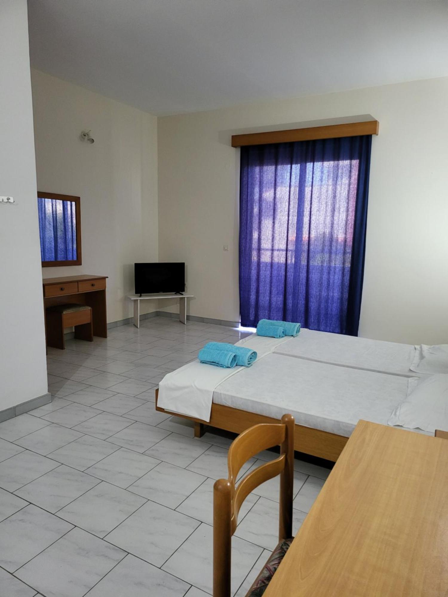 Pyrgos Hotel Apartments Кремасти Экстерьер фото