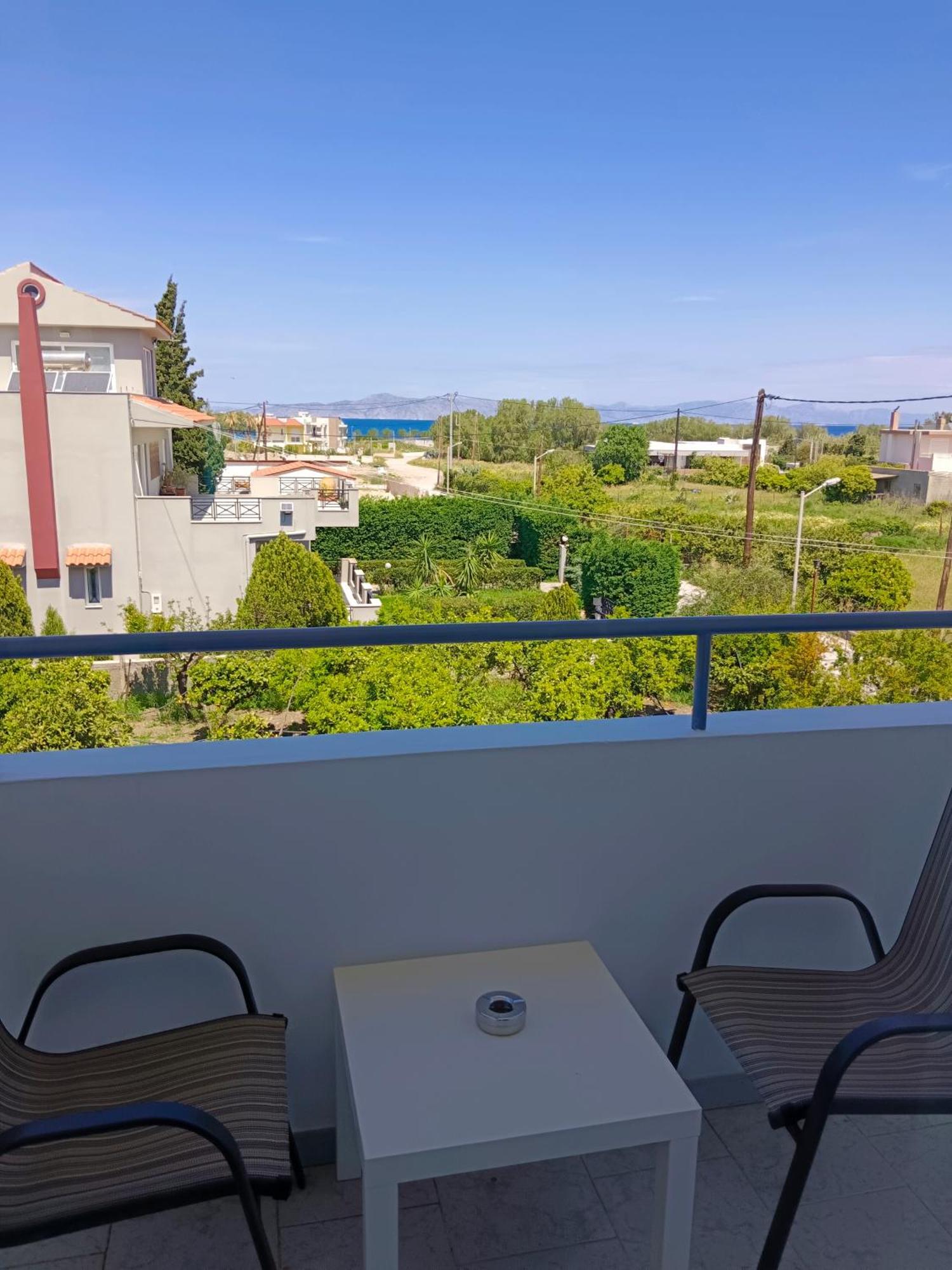 Pyrgos Hotel Apartments Кремасти Экстерьер фото