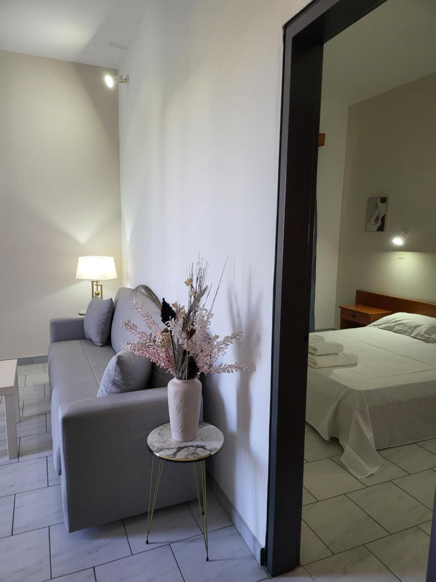 Pyrgos Hotel Apartments Кремасти Экстерьер фото