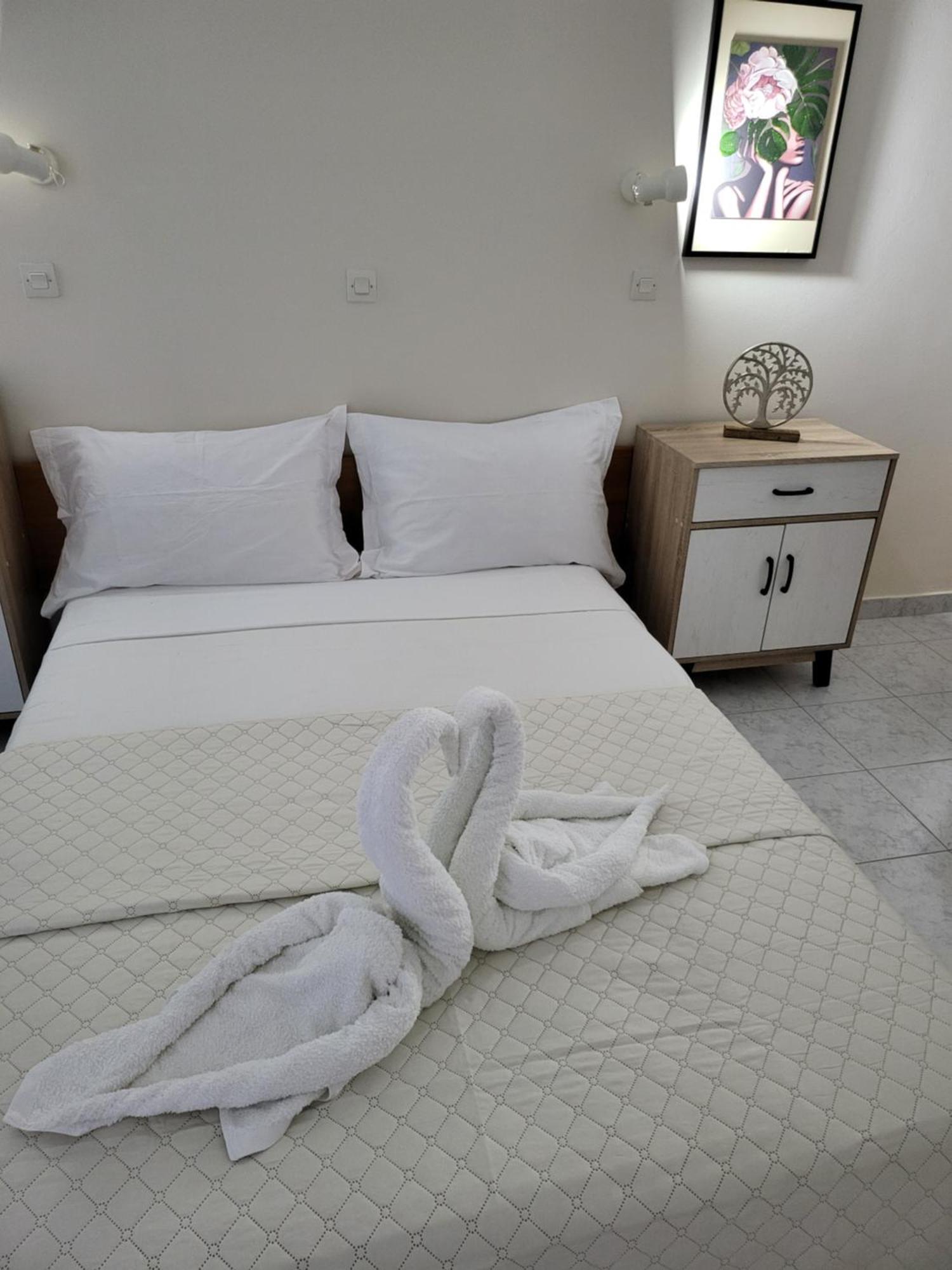 Pyrgos Hotel Apartments Кремасти Экстерьер фото