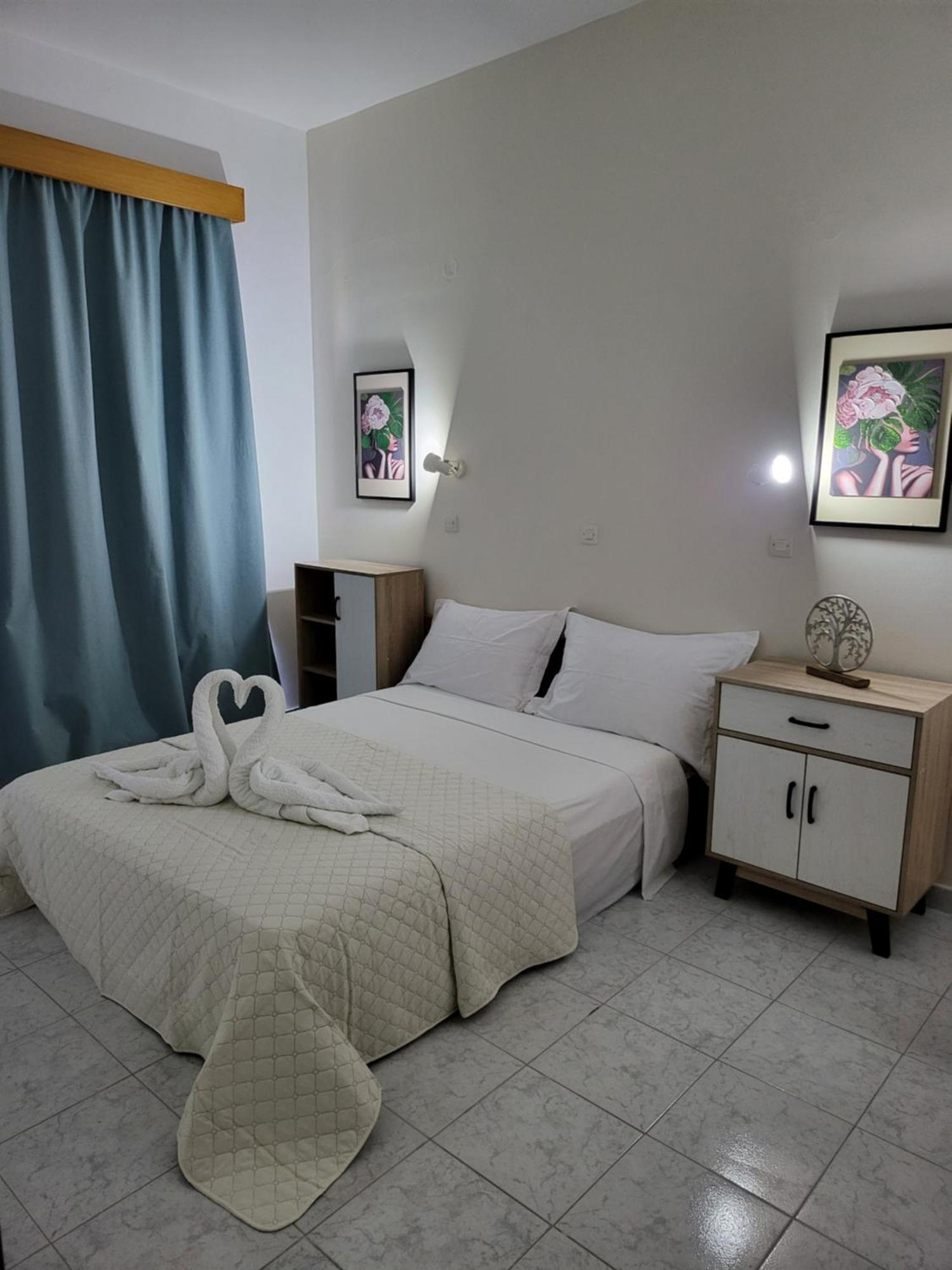 Pyrgos Hotel Apartments Кремасти Экстерьер фото
