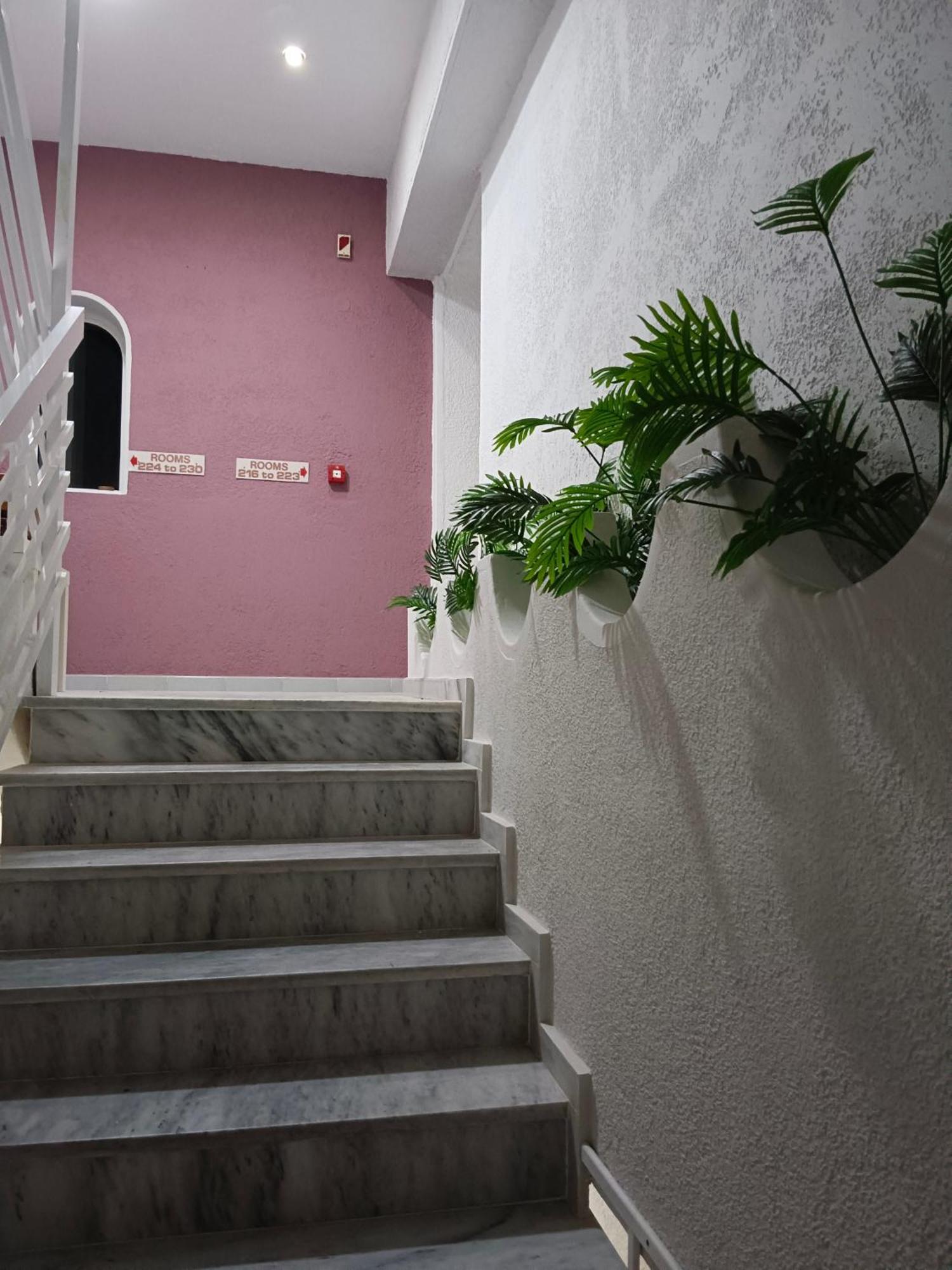Pyrgos Hotel Apartments Кремасти Экстерьер фото