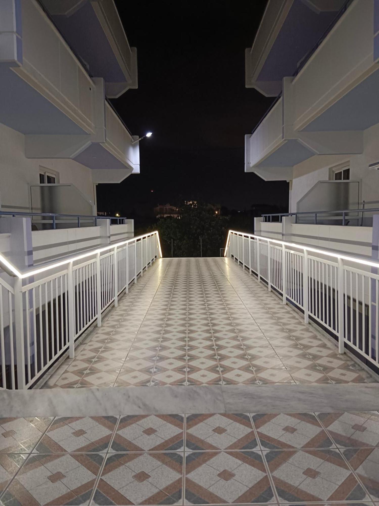 Pyrgos Hotel Apartments Кремасти Экстерьер фото