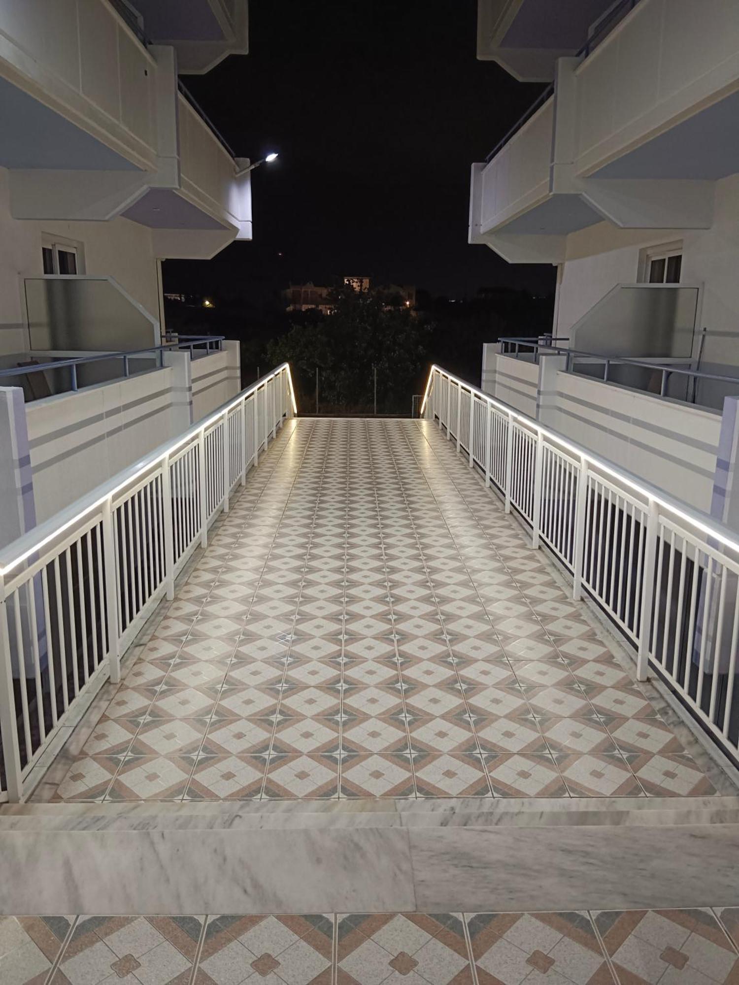 Pyrgos Hotel Apartments Кремасти Экстерьер фото