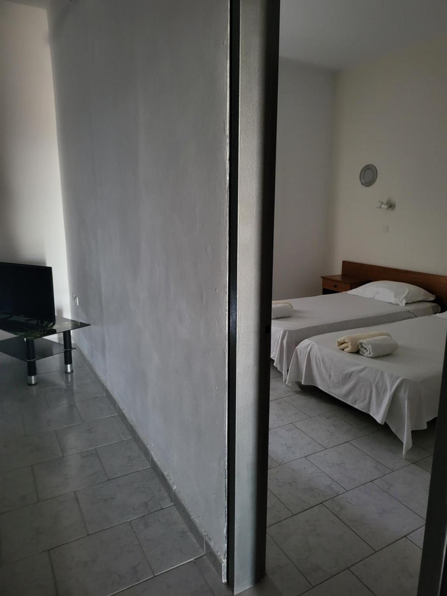 Pyrgos Hotel Apartments Кремасти Экстерьер фото