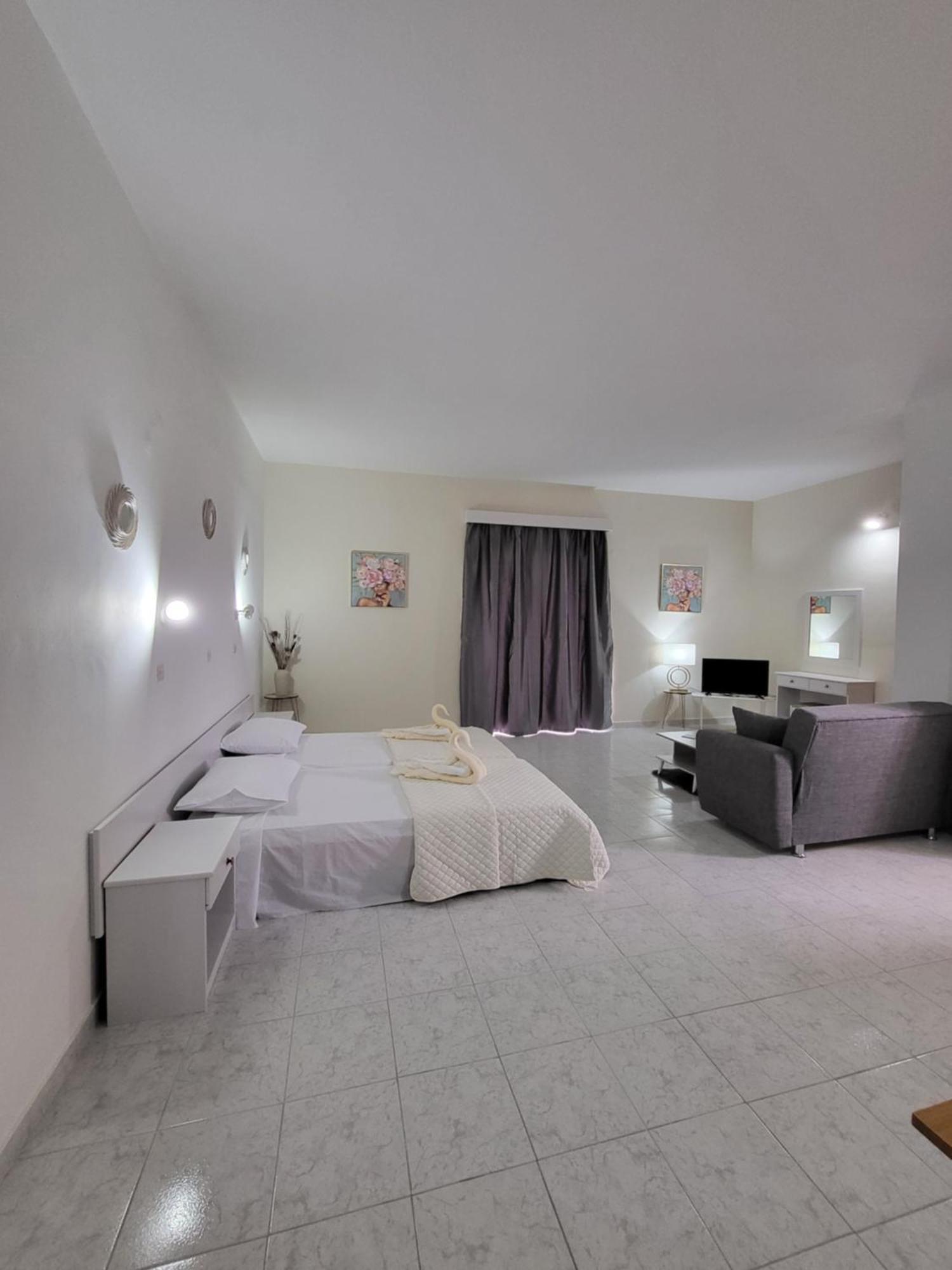 Pyrgos Hotel Apartments Кремасти Экстерьер фото