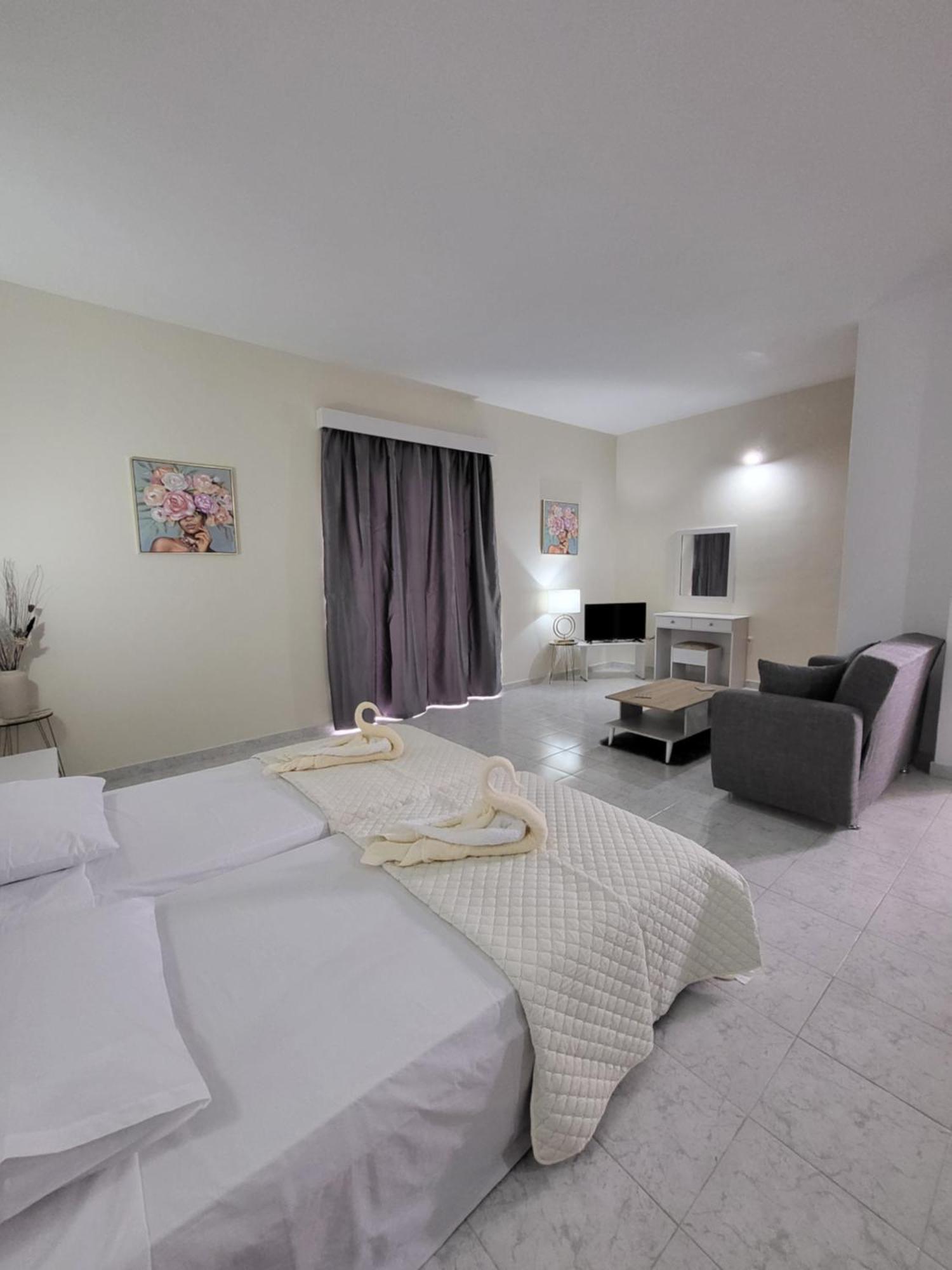 Pyrgos Hotel Apartments Кремасти Экстерьер фото
